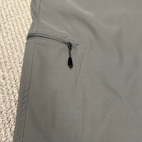 NWT Orvis Men's Charcoal Tech Pant, Size 36W x 30L, Gray - Picture 5 of 12